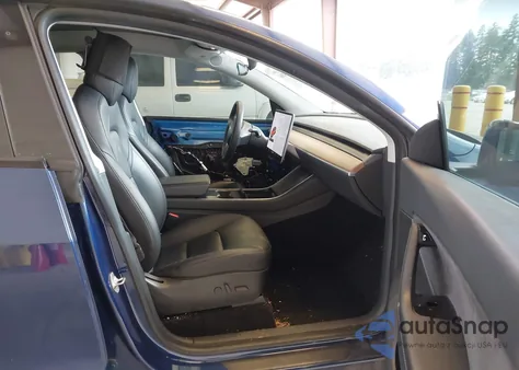 2020 Tesla Model Y Long Range Dual Motor All-Wheel Drive z USA, uszkodzony, nr VIN 5YJYGDEE0LF013735